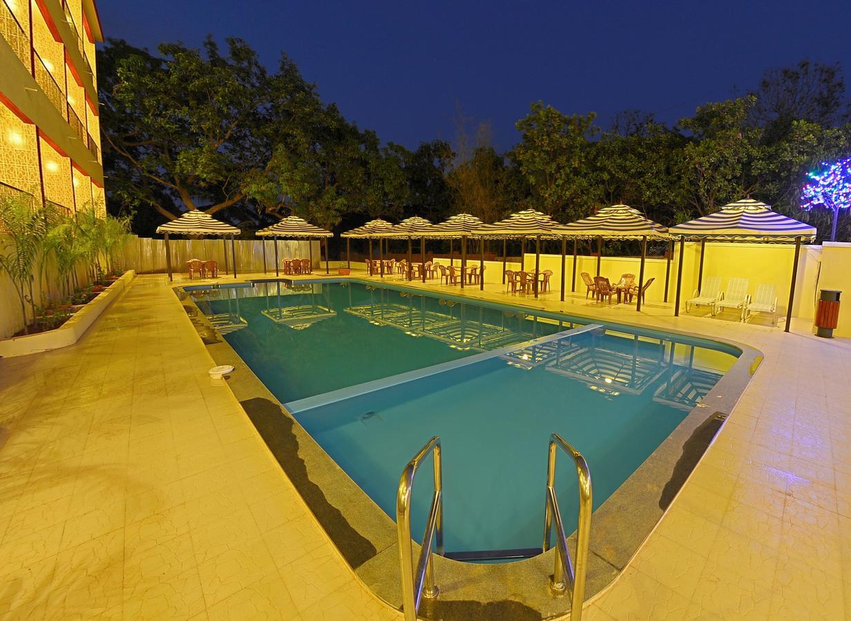 Grand Goa Exotica Hotel Guirim Luaran gambar